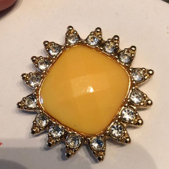 Lindsay Phillips Snaps NIP ☀️Sunny! Jane - Picture 2 of 3